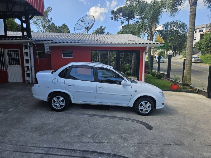CHEVROLET - CLASSIC - 2014/2014 - Branca - R$ 30.900,00
