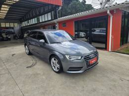 AUDI - A3 - 2013/2014 - Cinza - R$ 74.900,00